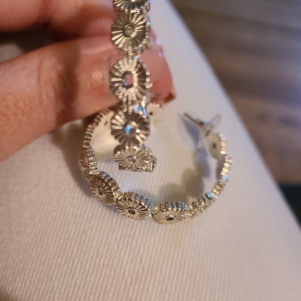 Maurices Floral hoops - Picture 3 of 5